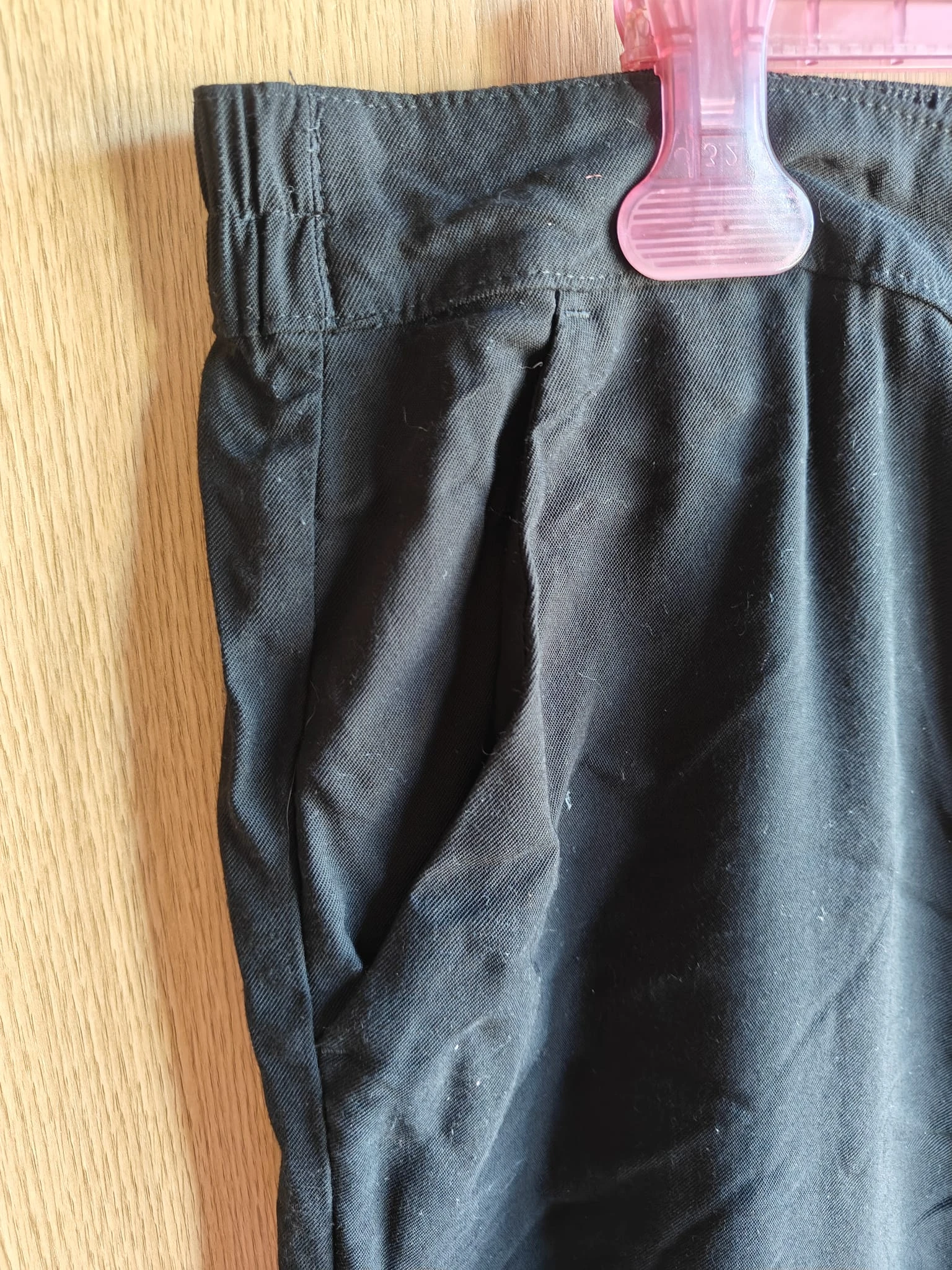 Zwarte broeken in 1/4 pasvorm – photo 2